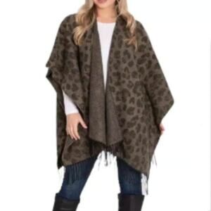 Woolrich Women Cheetah Cozy Blanket Wrap Shawl OS Fringe Fall Trend Cabincore